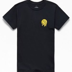 Smiley Originals Embroidered Black and Yellow Short Sleeve T-Shirt Size Small 🙂